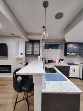 Private Entrance 2 Bed 1 Bath